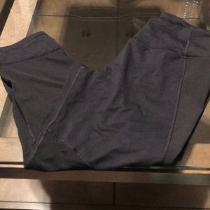 VS Sport black mesh detail capris!